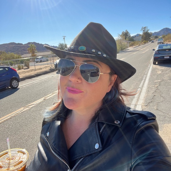 Meet your Posher, Kelly! - Picture 11 of 13